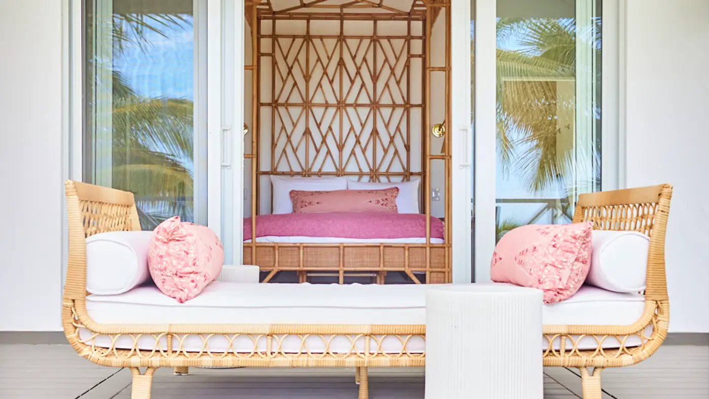 Pink Sand House, i-bedroom villa at The Potlatch Club, Eleuthera, day bed