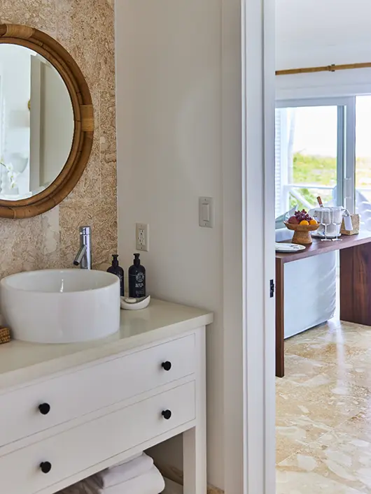 The Potlatch Club Eleuthera Ocean-front Cottage bathroom