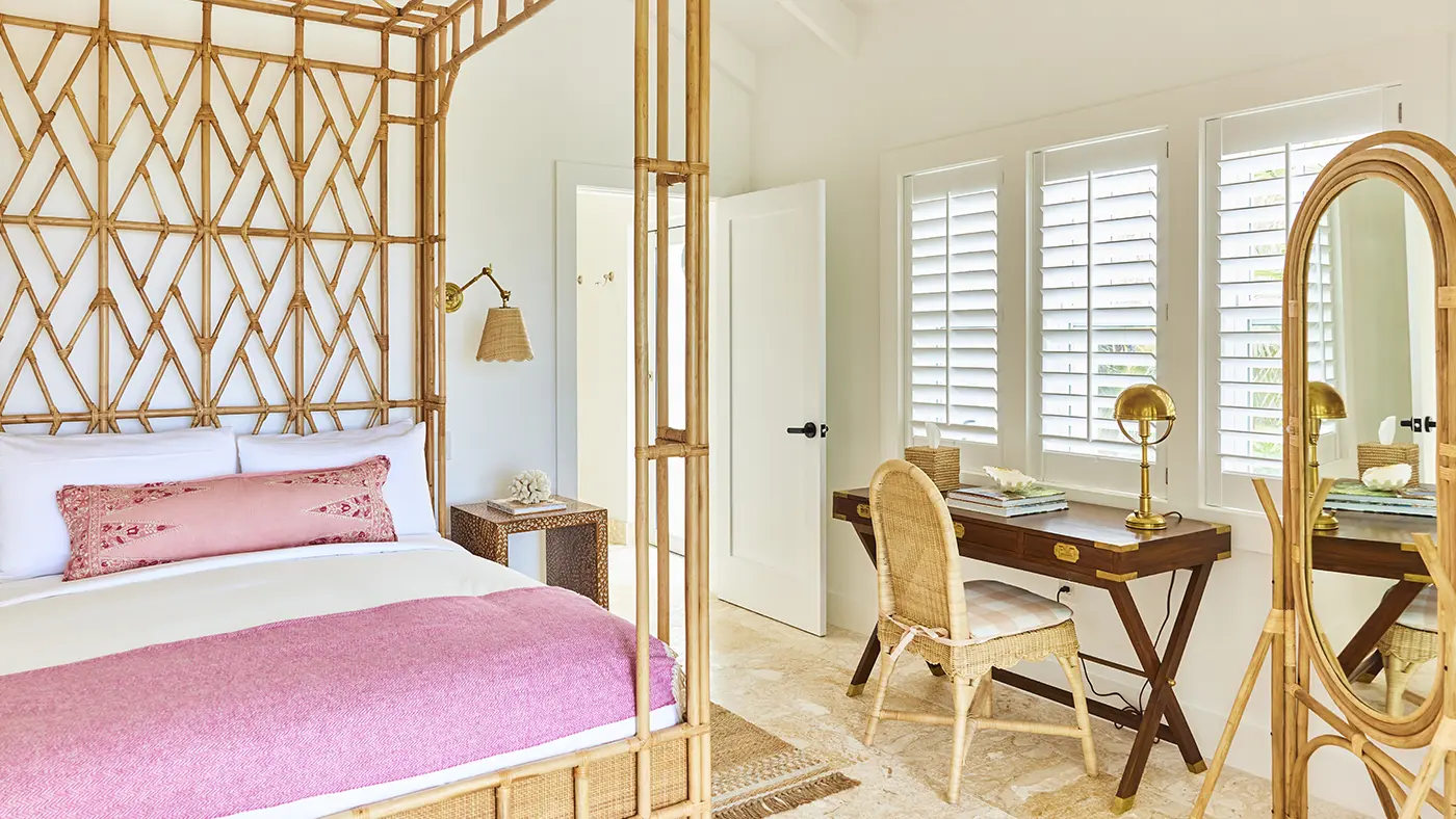 Pink Sand House, i-bedroom villa at The Potlatch Club, Eleuthera, bedroom with writing desk